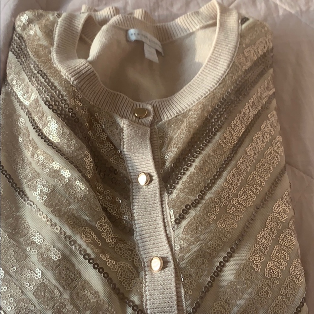 Sequin sweater in gold